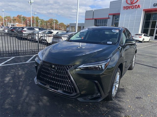Used 2024 Lexus NX 300h AWD w/ Luxury Package image 4