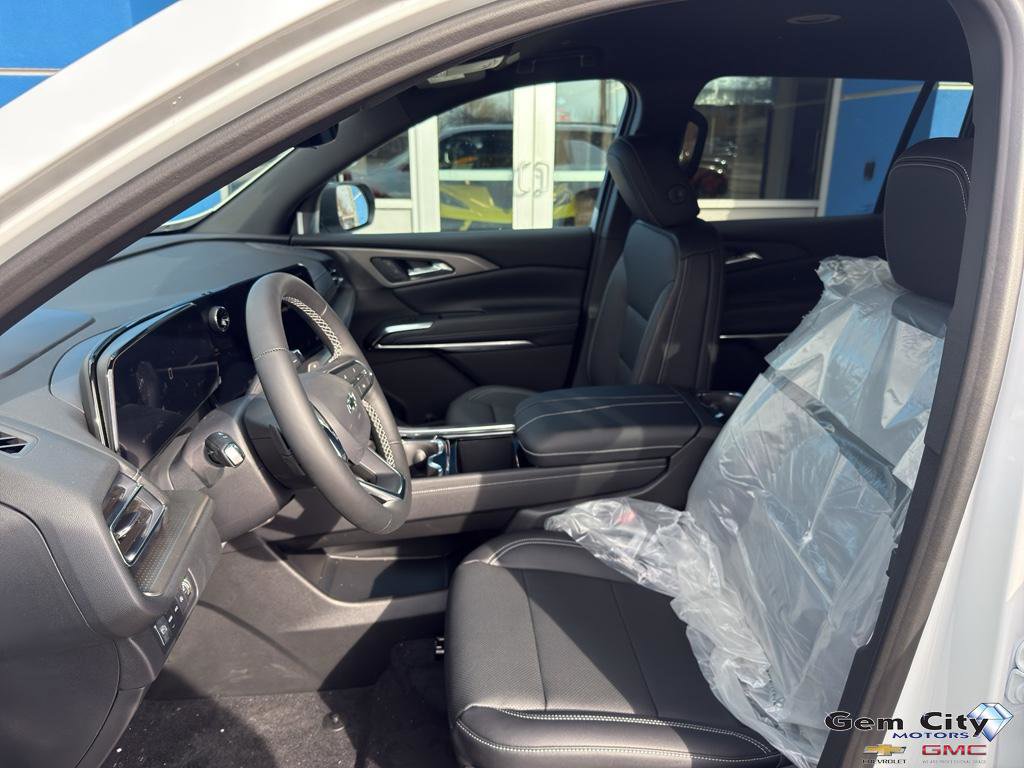 New 2026 Chevrolet Traverse LT w/ Midnight/Sport Edition AWD/4WD image 17