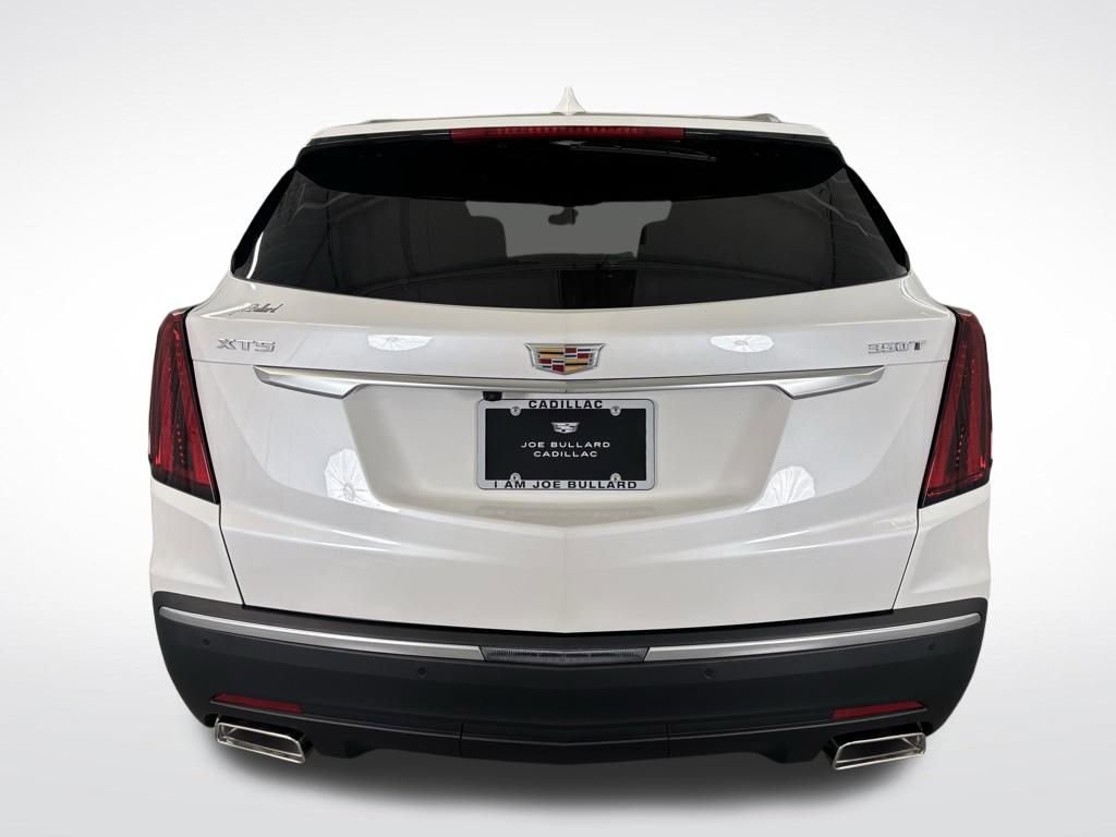 New 2025 Cadillac XT5 Luxury image 3