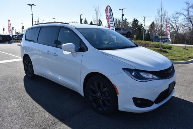 Used 2019 Chrysler Pacifica Touring Plus w/ S Appearance Package image 1