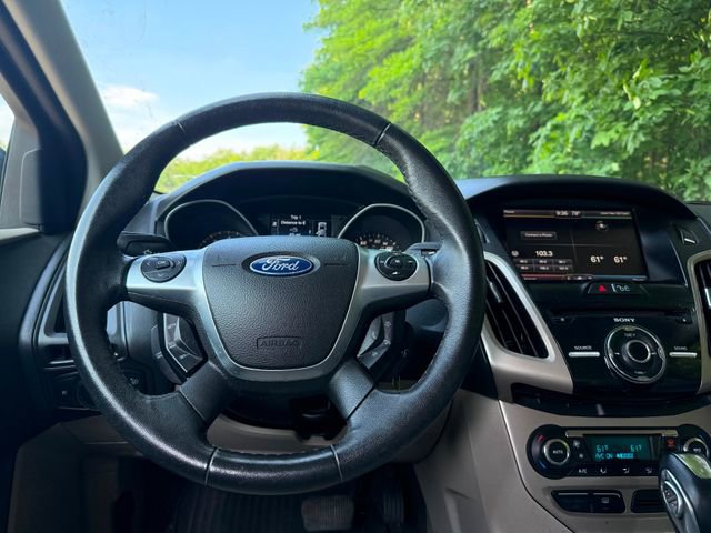 Used 2012 Ford Focus SEL FWD image 9