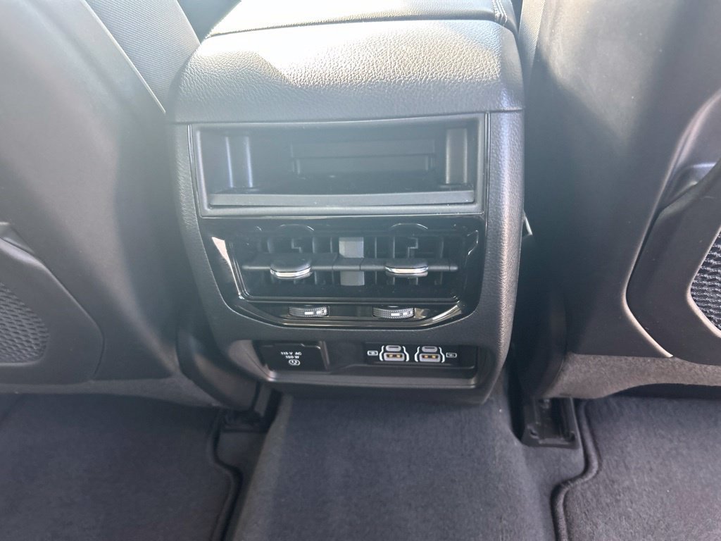 Used 2023 Jeep Grand Cherokee Laredo w/ Luxury Tech Group I RWD image 29
