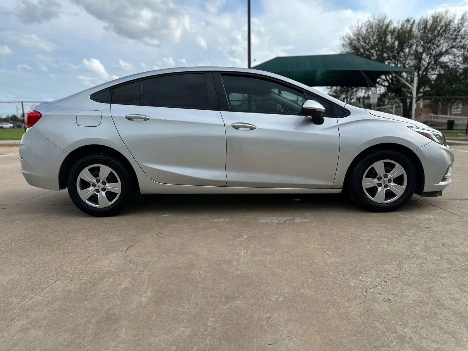 Used 2018 Chevrolet Cruze LS FWD image 4