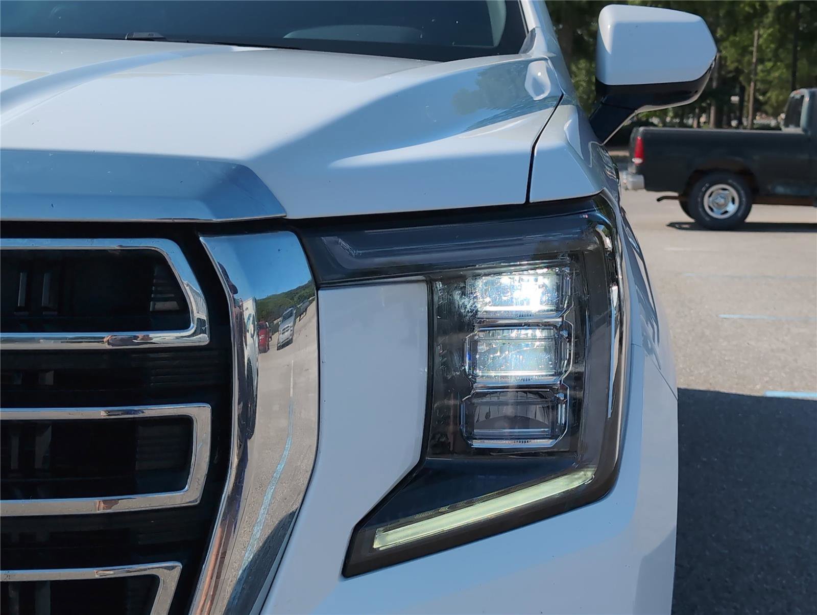 Used 2024 GMC Yukon XL SLT image 32