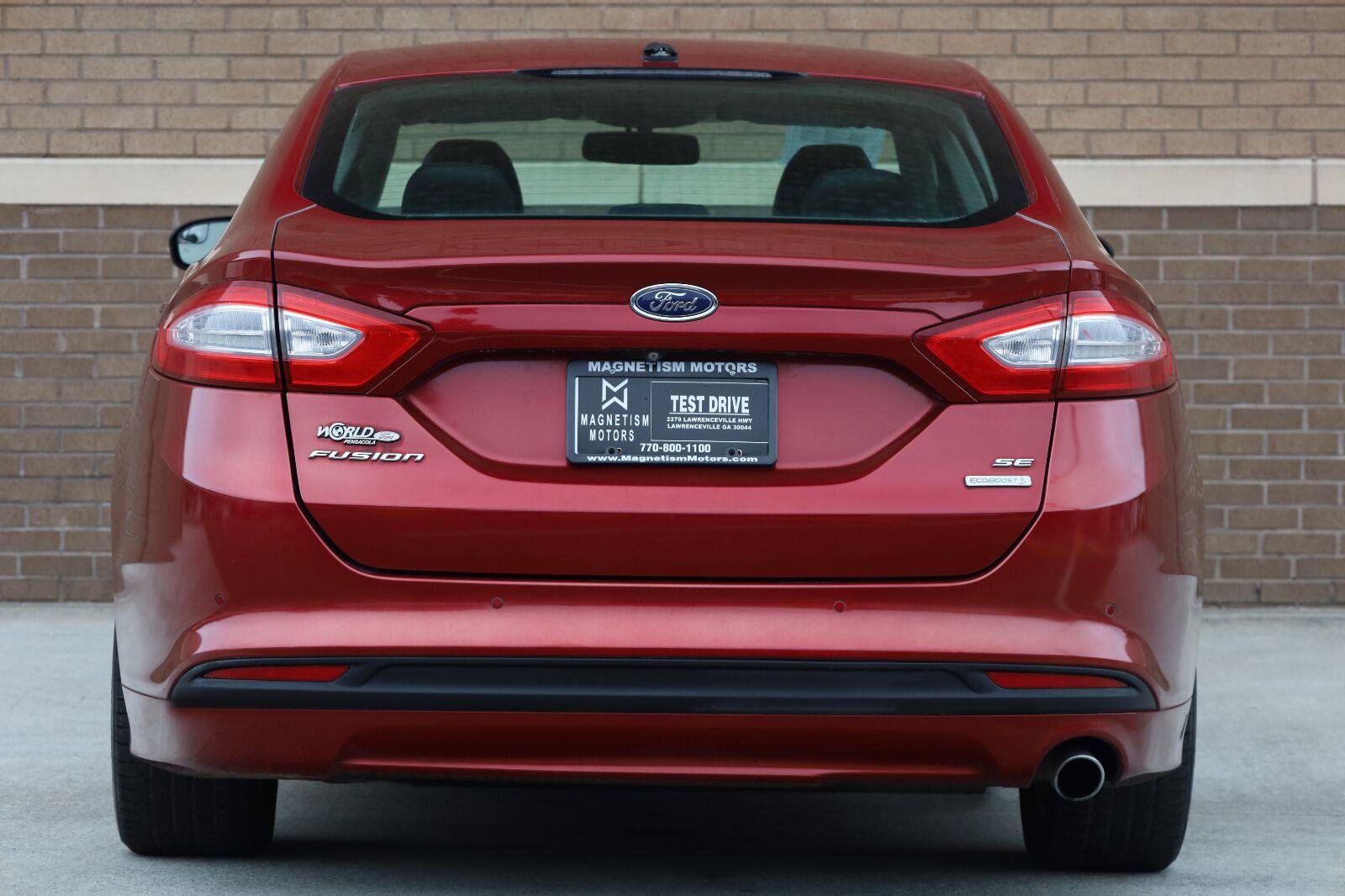 Used 2014 Ford Fusion SE w/ Equipment Group 202A FWD image 10