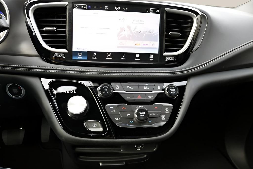 New 2026 Chrysler Pacifica Select image 22