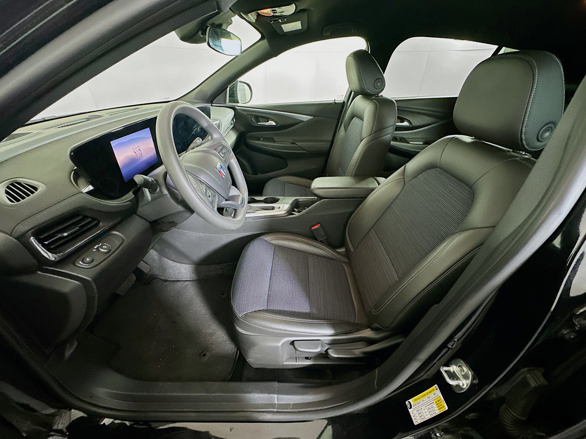 Used 2025 Buick Envista Preferred FWD image 13