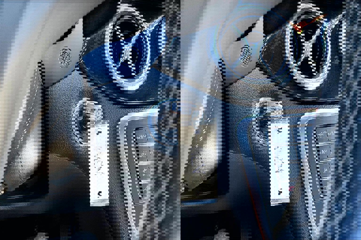 Used 2015 Mercedes-Benz CLA 250 image 27