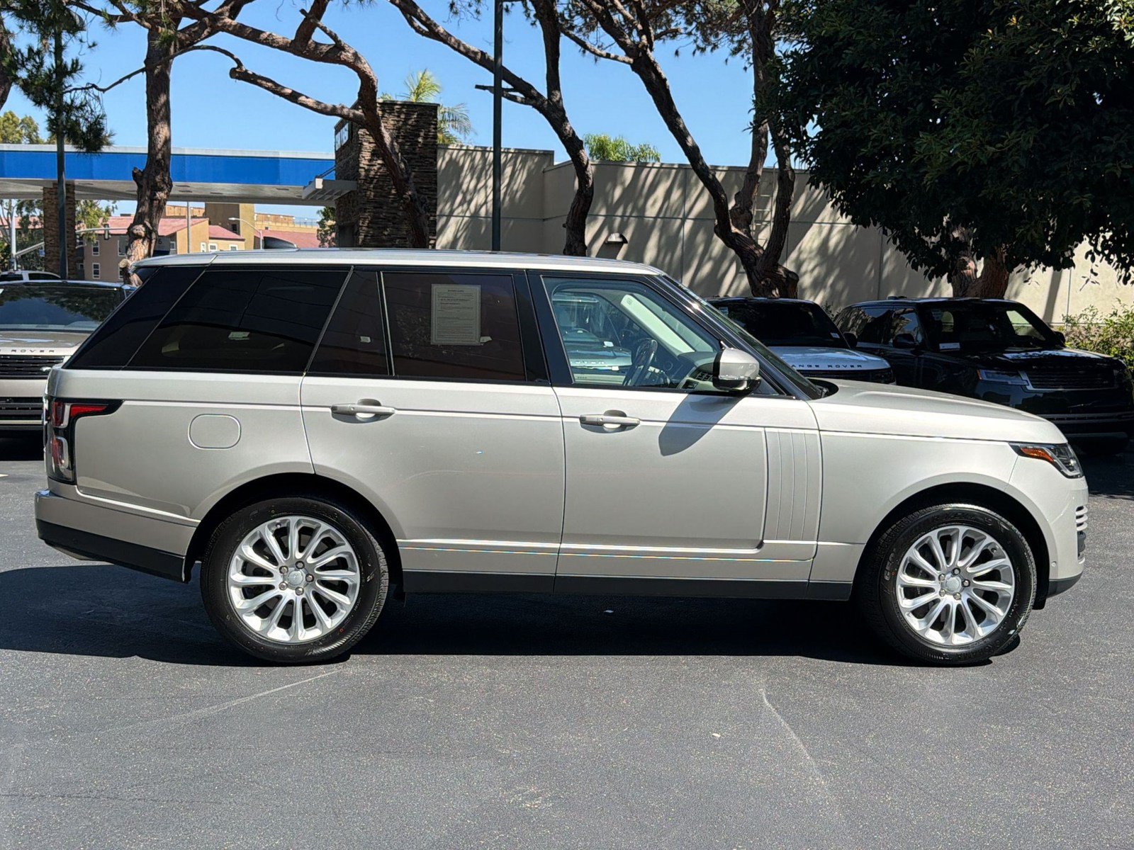 Used 2018 Land Rover Range Rover HSE AWD/4WD image 8