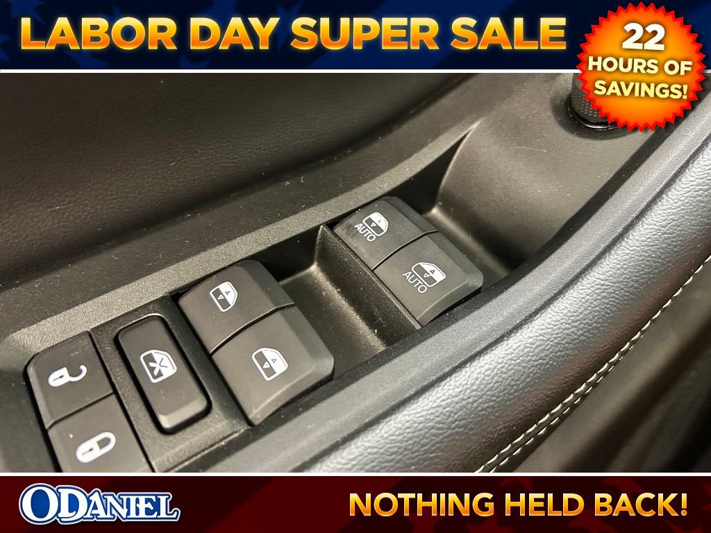 Used 2024 Jeep Grand Cherokee L Altitude AWD/4WD image 10
