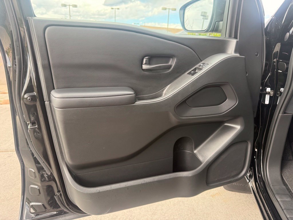 Used 2025 Nissan Frontier S RWD image 9