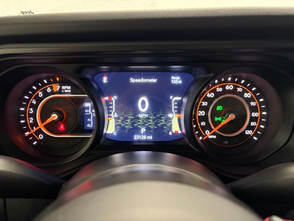 Used 2024 Jeep Gladiator Rubicon AWD/4WD image 24