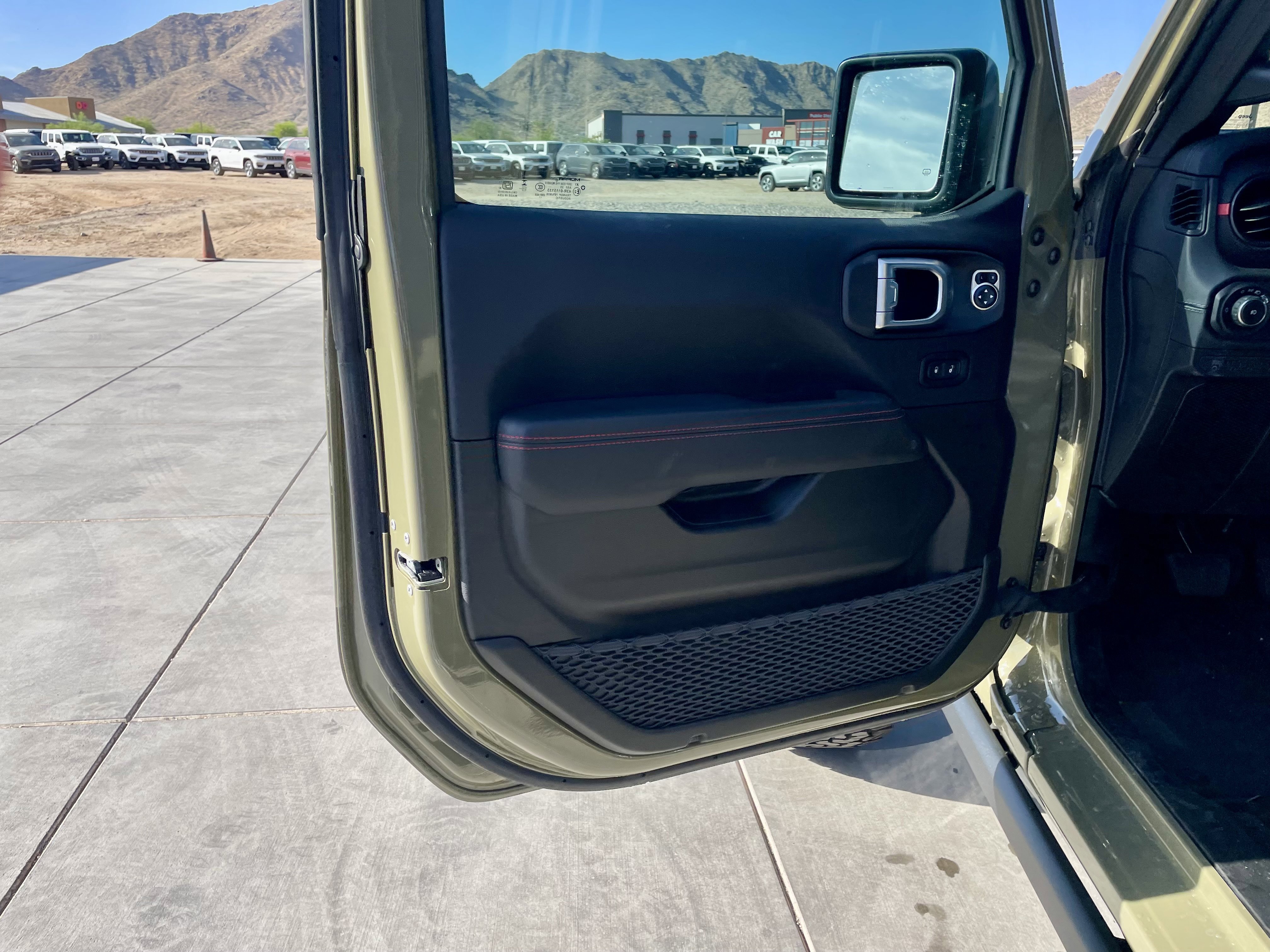 Used 2026 Jeep Wrangler Unlimited Rubicon AWD/4WD image 12