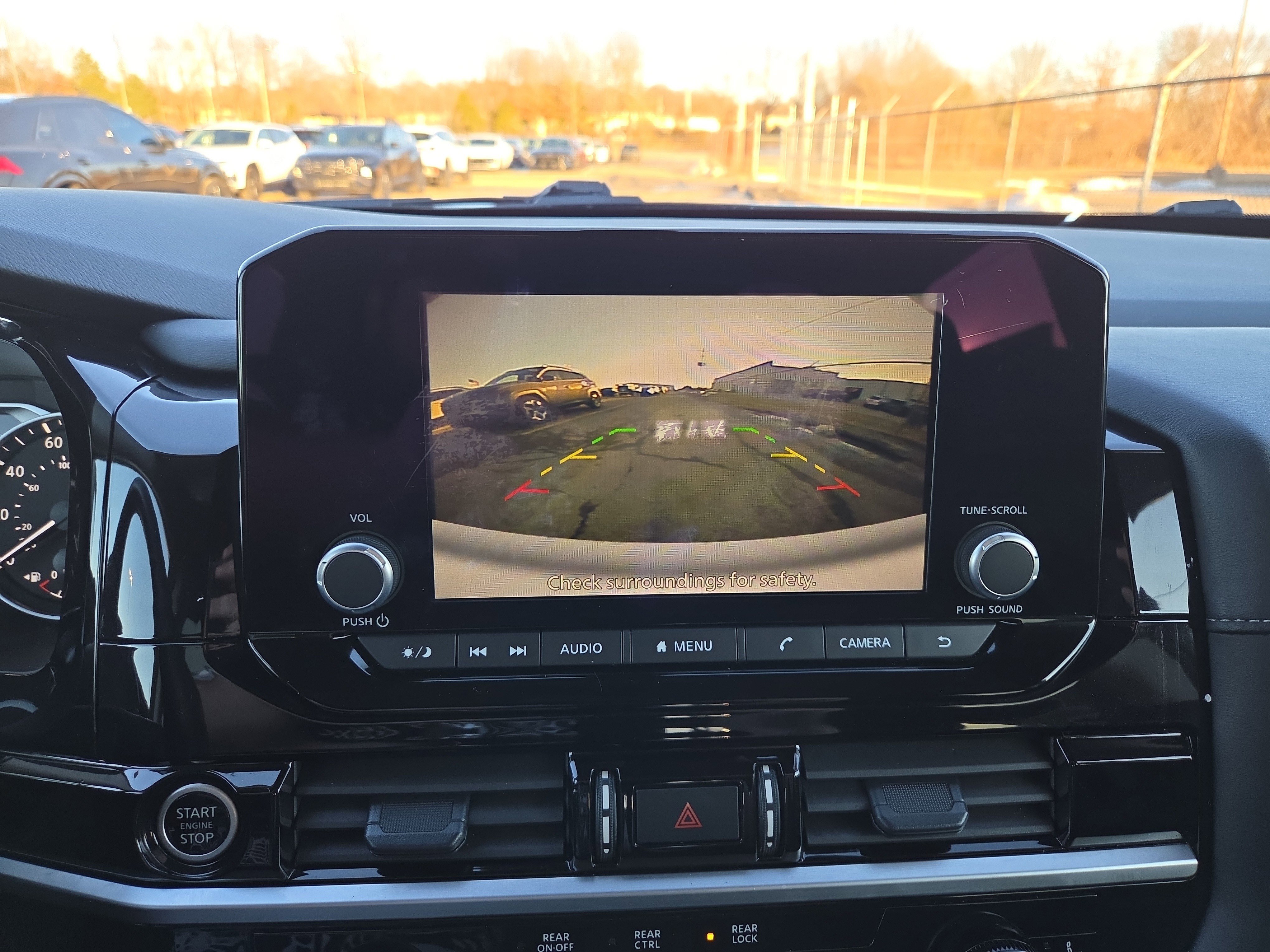 Used 2024 Nissan Pathfinder SV image 17