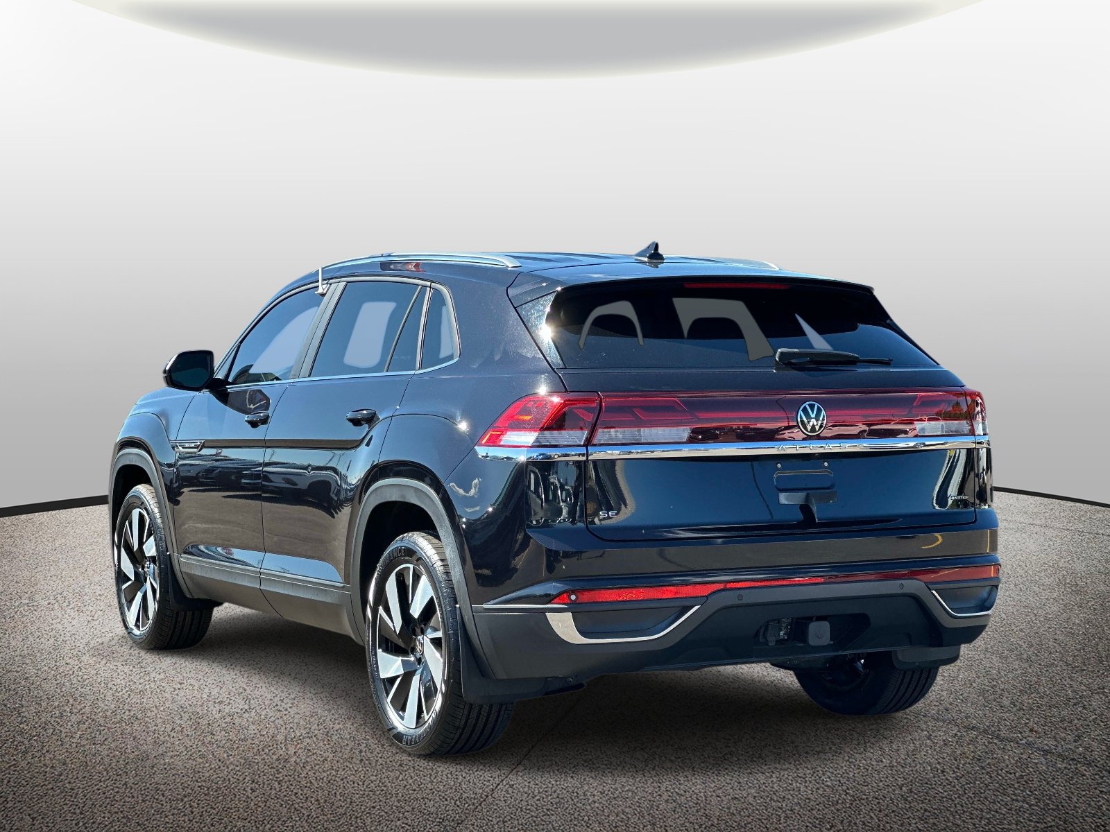 Used 2024 Volkswagen Atlas Cross Sport SE w/ Adventure Package AWD/4WD image 3