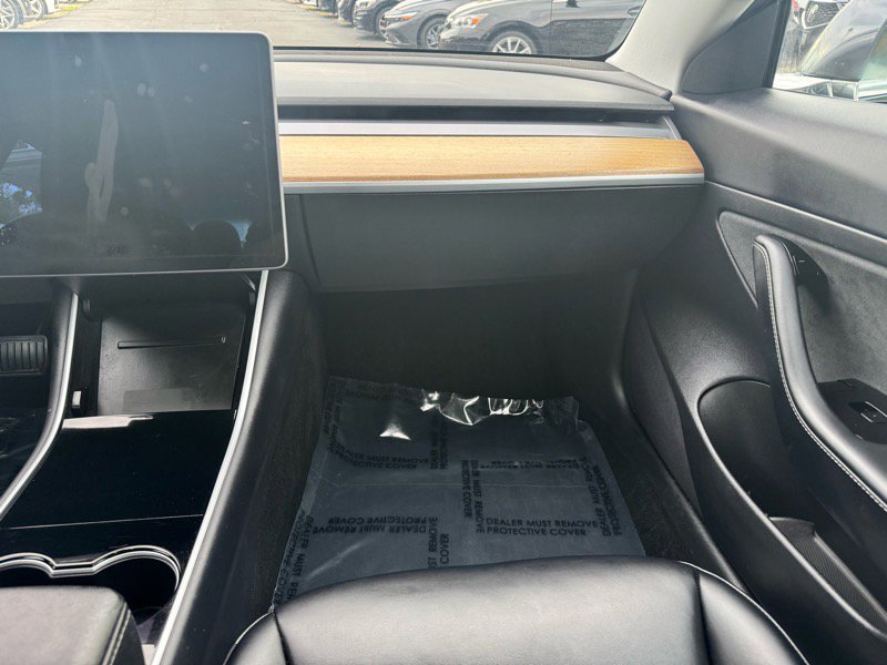 Used 2020 Tesla Model 3 Standard Range Plus image 12