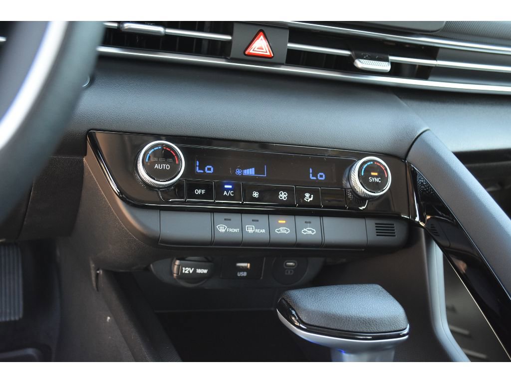 New 2025 Hyundai Elantra Blue image 25