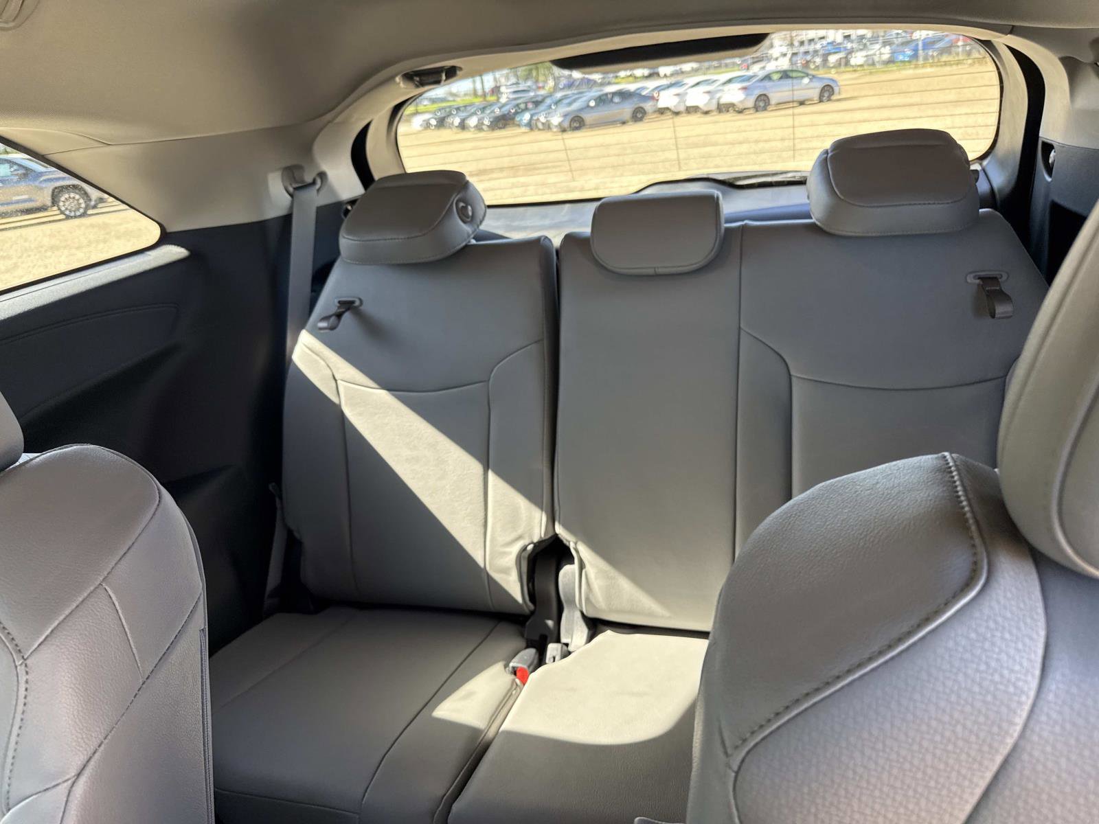 Used 2025 Toyota Sienna XLE image 15