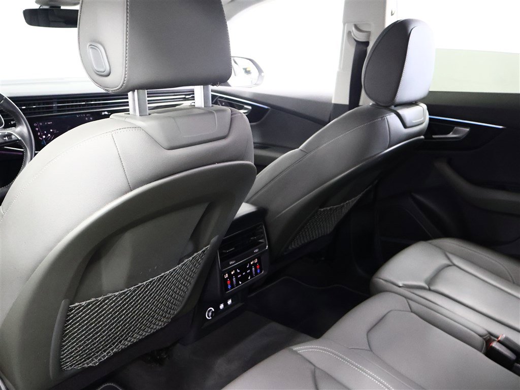 Used 2019 Audi Q8 Premium Plus w/ Premium Plus image 12