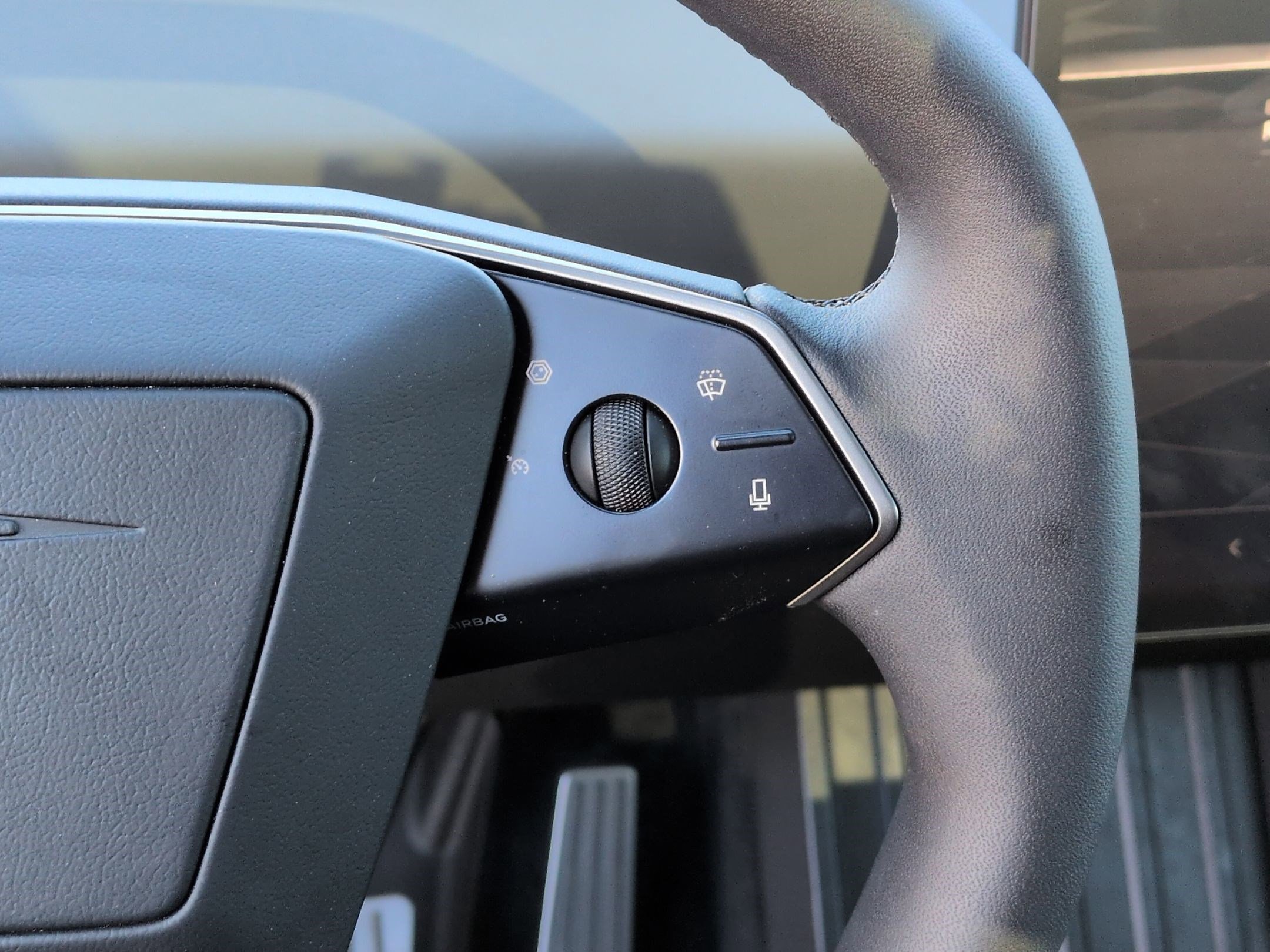 Used 2025 Tesla Cybertruck AWD Crew Cab image 19