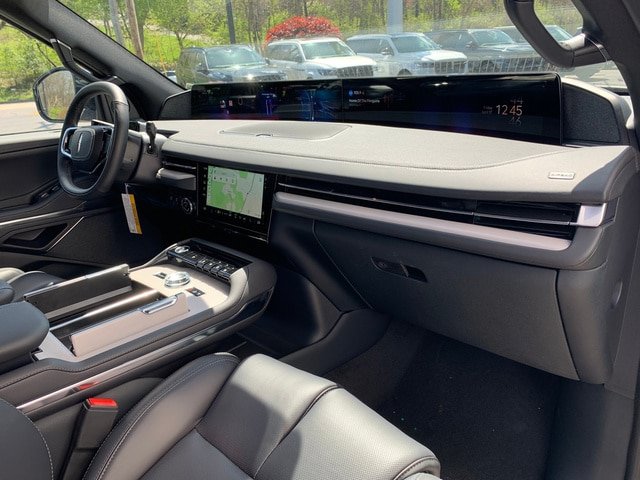 New 2026 Lincoln Navigator Reserve w/ Jet Appearance Package AWD/4WD image 19