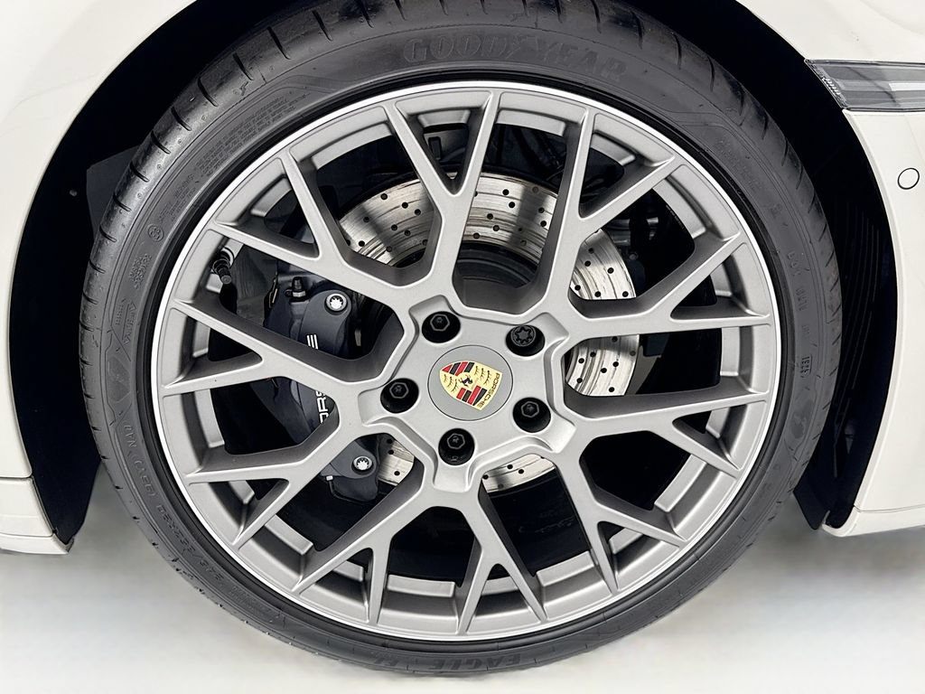 Certified 2026 Porsche 911 Carrera RWD image 30
