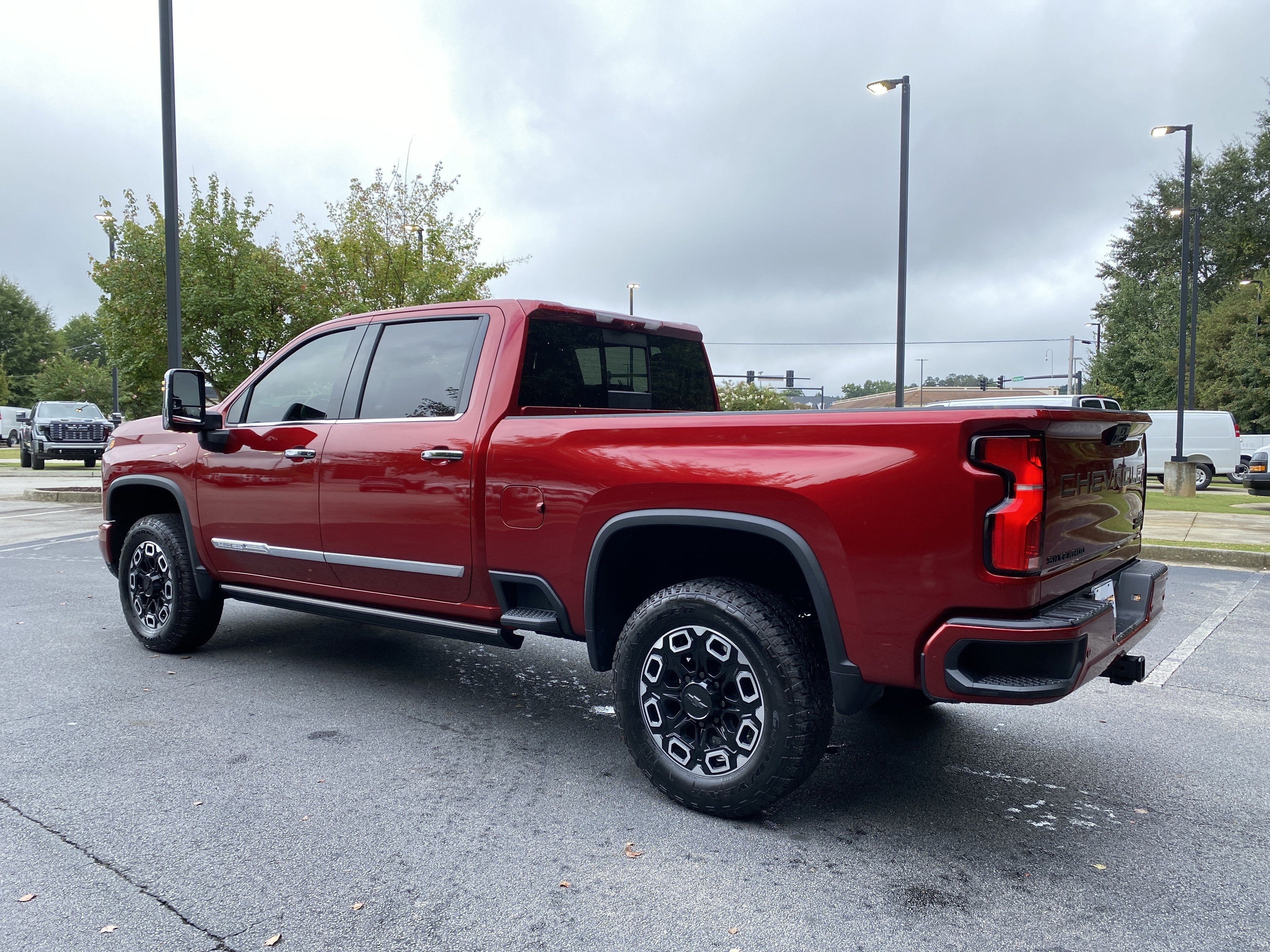 Used 2026 Chevrolet Silverado 2500 High Country w/ High Country Premium Package AWD/4WD image 7