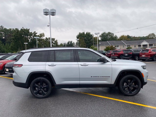 Used 2025 Jeep Grand Cherokee L Limited w/ Luxury Tech Group II AWD/4WD image 6