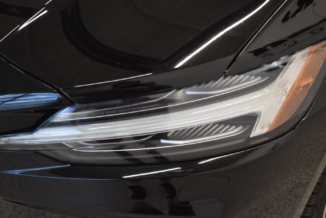 Used 2022 Volvo S60 T8 R-Design Expression w/ Premium Package AWD/4WD image 15