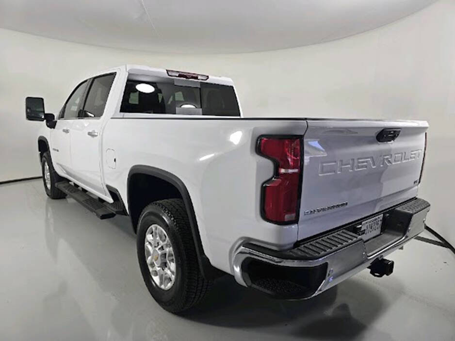 Used 2025 Chevrolet Silverado 2500 LTZ w/ LTZ Plus Package AWD/4WD image 5
