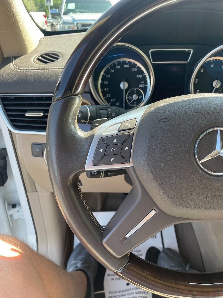 Used 2016 Mercedes-Benz GL 550 4MATIC image 24
