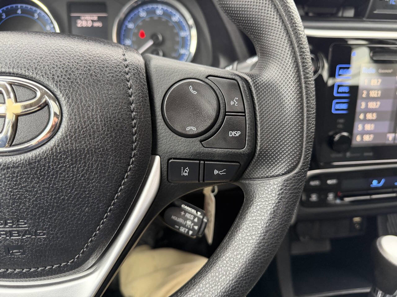 Used 2018 Toyota Corolla LE w/ LE Premium Package w/Moonroof FWD image 31