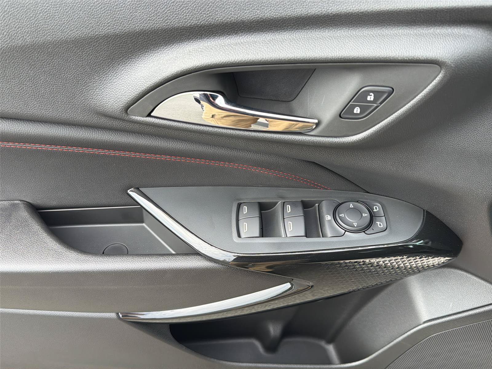 New 2026 Chevrolet Trax RS w/ Driver Confidence Package FWD image 20