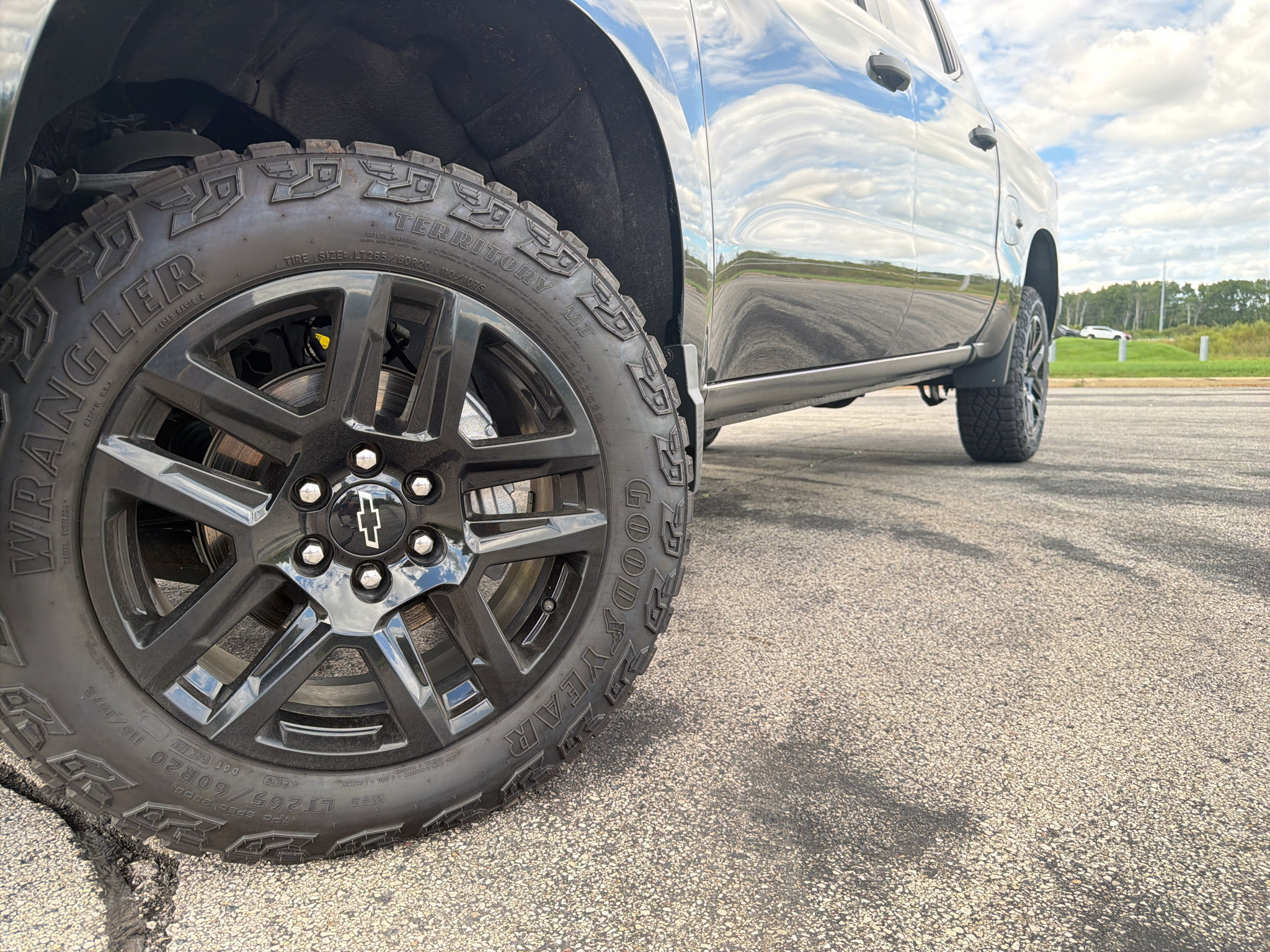 Used 2023 Chevrolet Silverado 1500 Custom Trail Boss AWD/4WD image 9