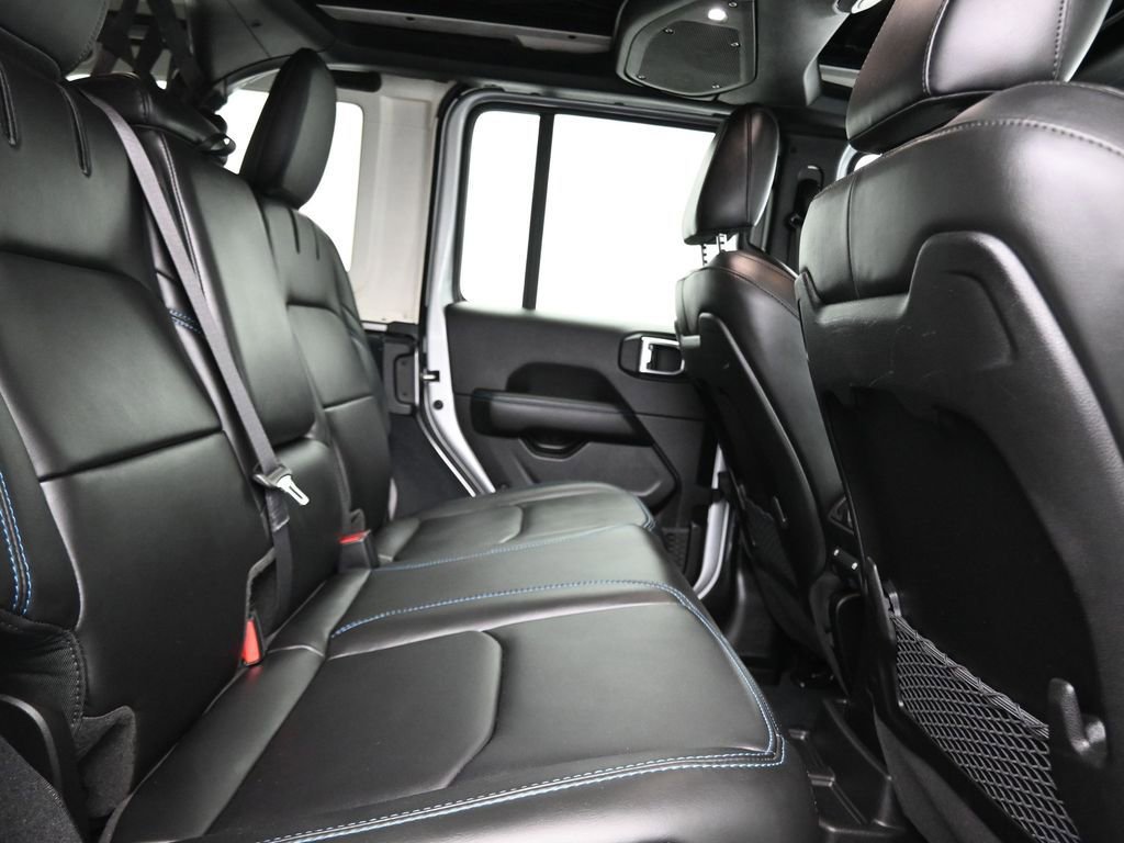 Used 2024 Jeep Wrangler Unlimited Rubicon 4xe image 17