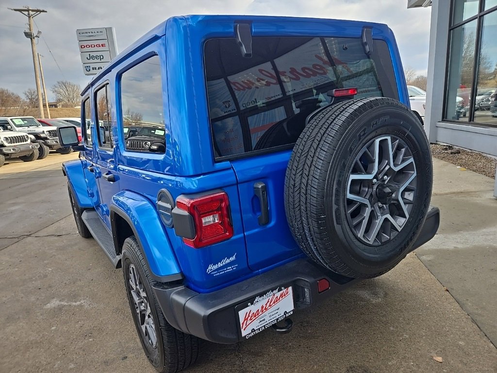 Used 2024 Jeep Wrangler Sahara w/ Technology Group image 7