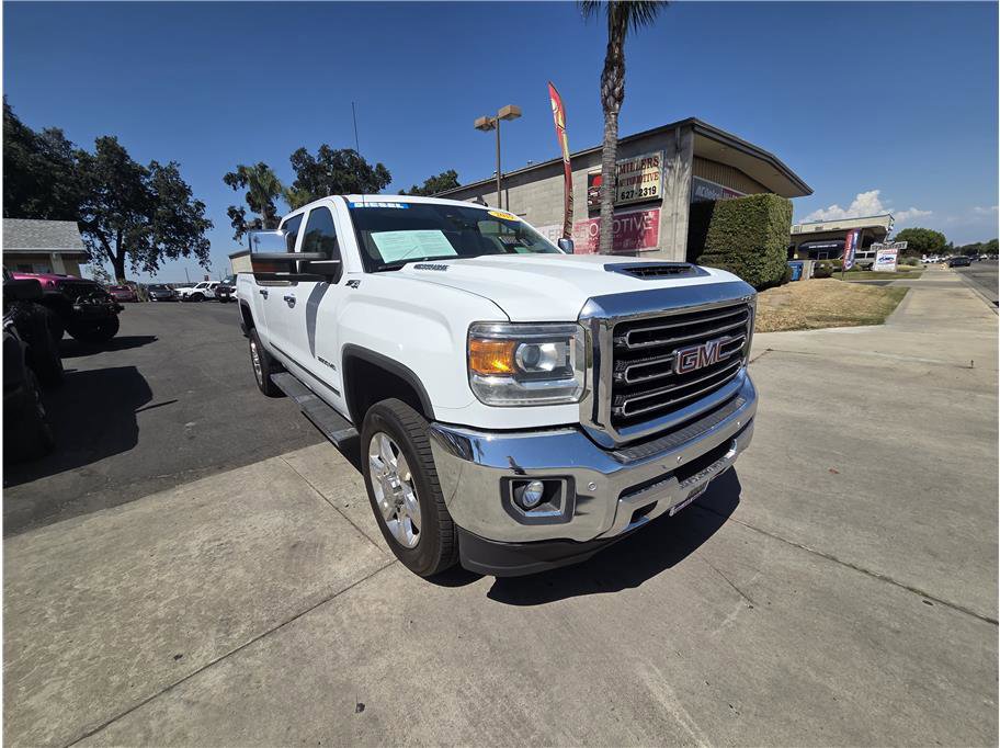 Used 2019 GMC Sierra 2500 SLT w/ Duramax Plus Package AWD/4WD image 3
