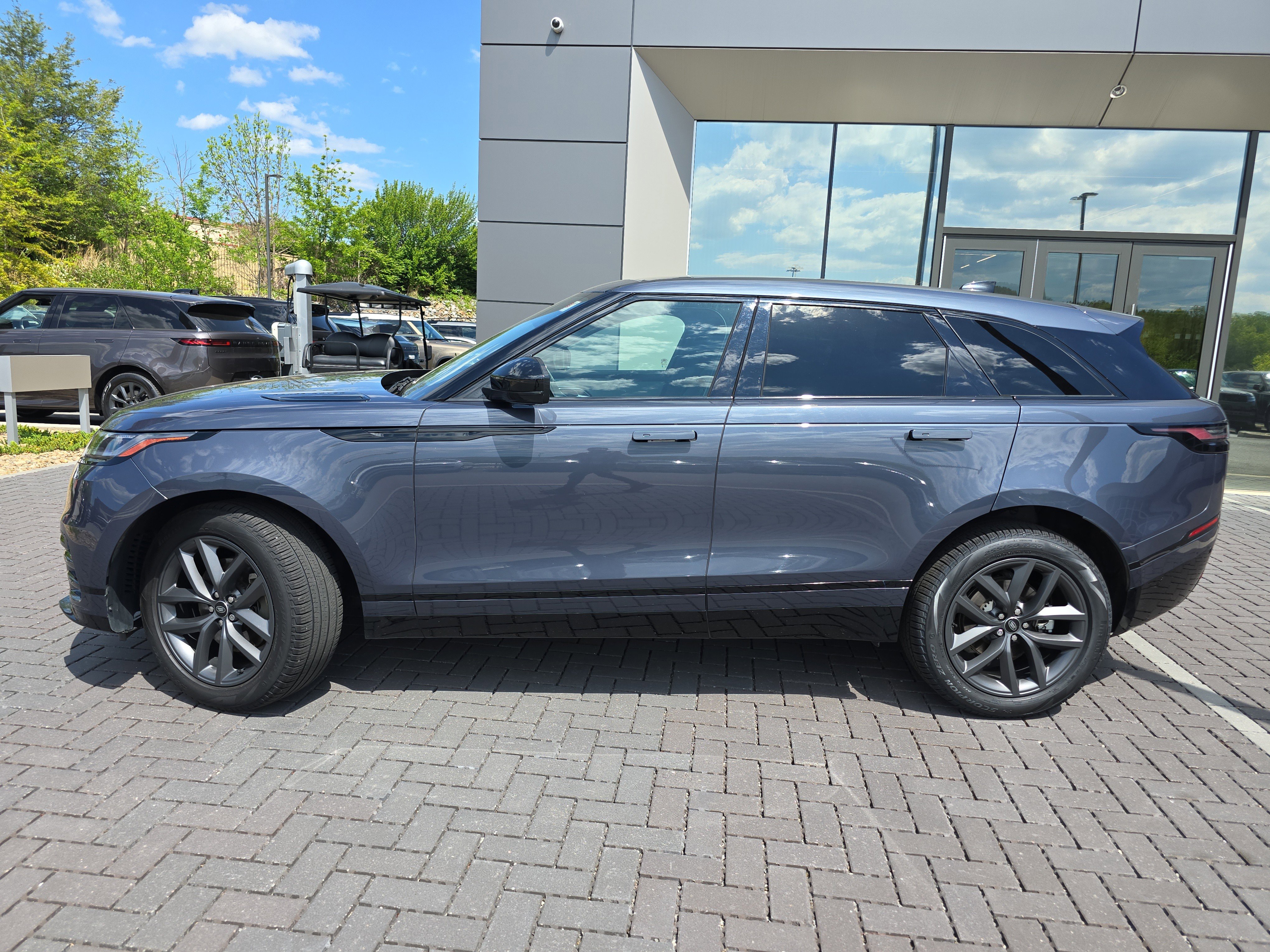 Certified 2024 Land Rover Range Rover Velar Dynamic SE AWD/4WD image 8