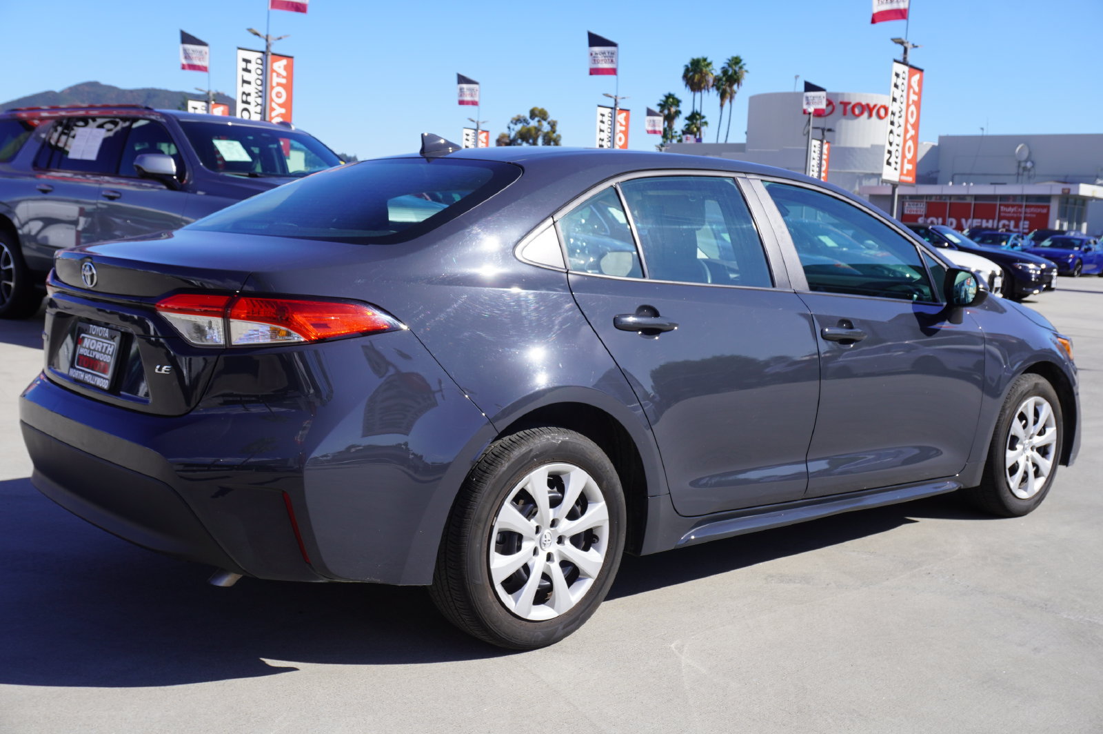 Certified 2025 Toyota Corolla LE FWD image 6