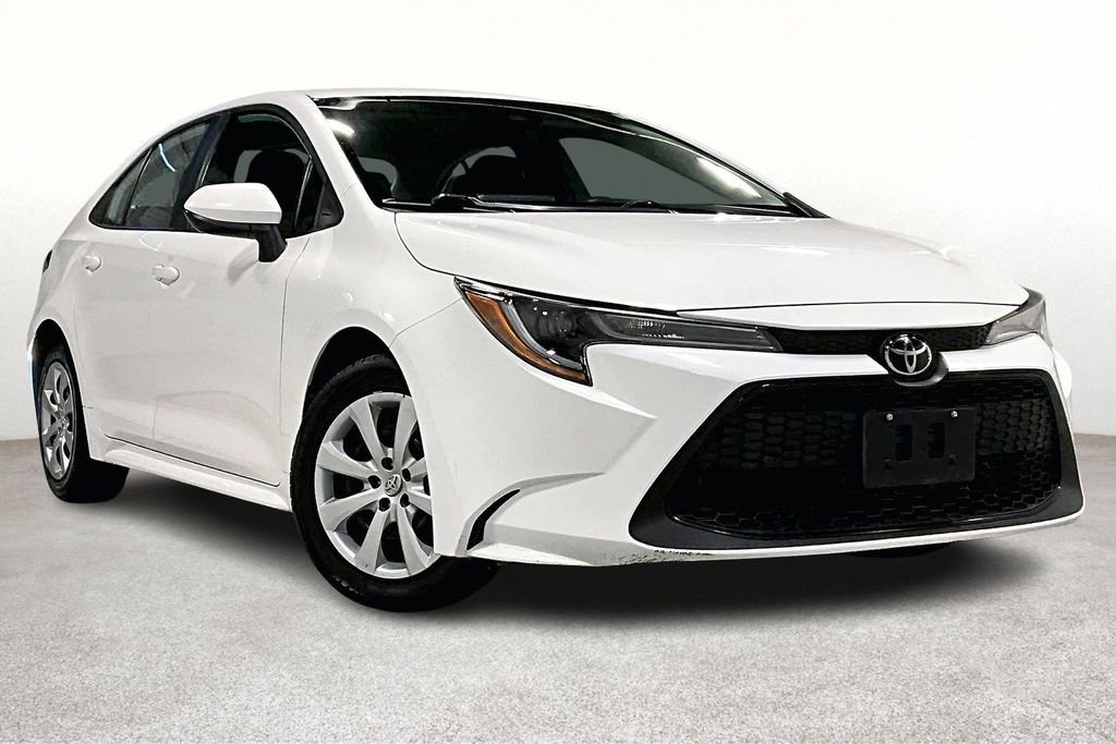 Used 2022 Toyota Corolla LE image 1