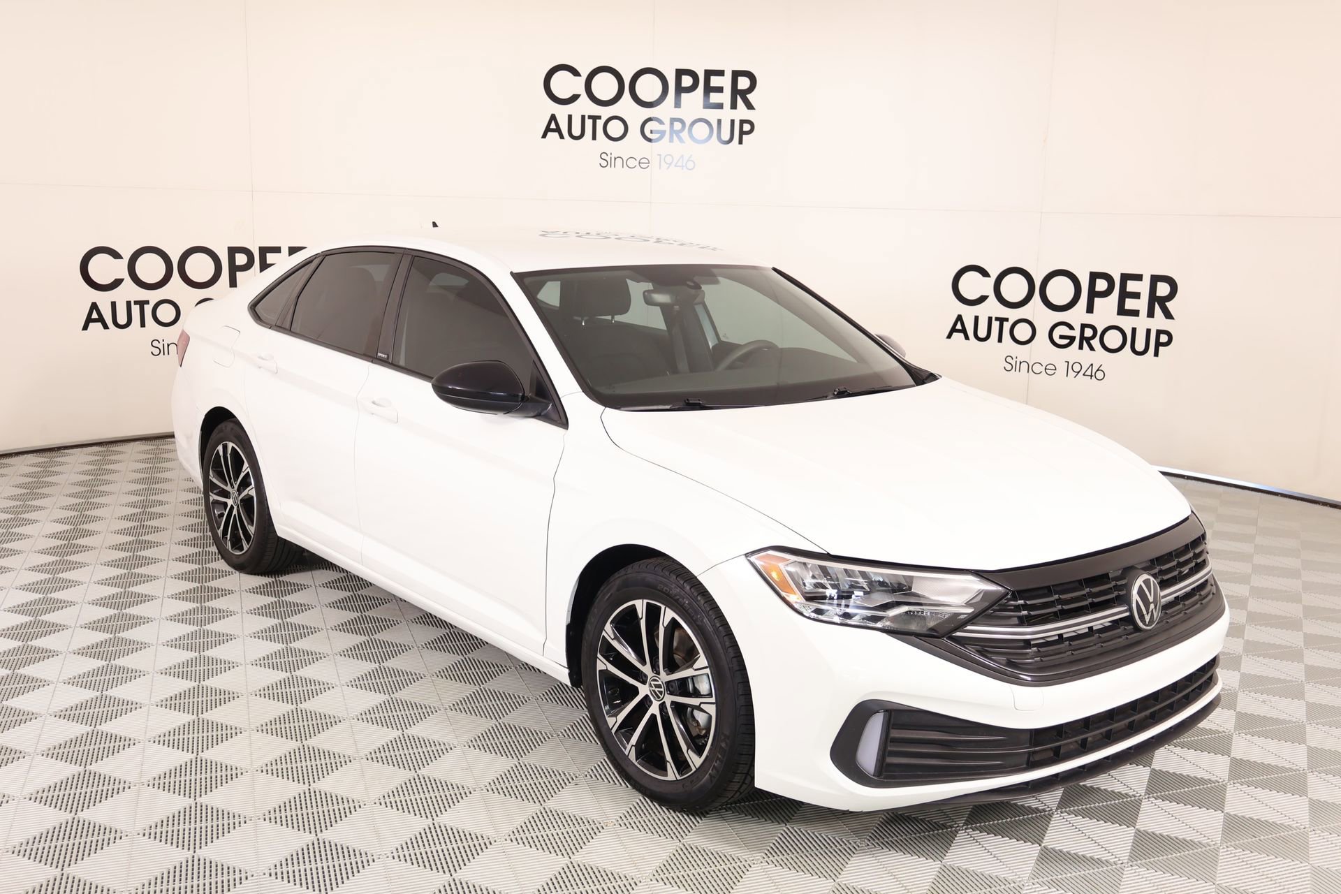 Used 2023 Volkswagen Jetta Sport FWD image 1