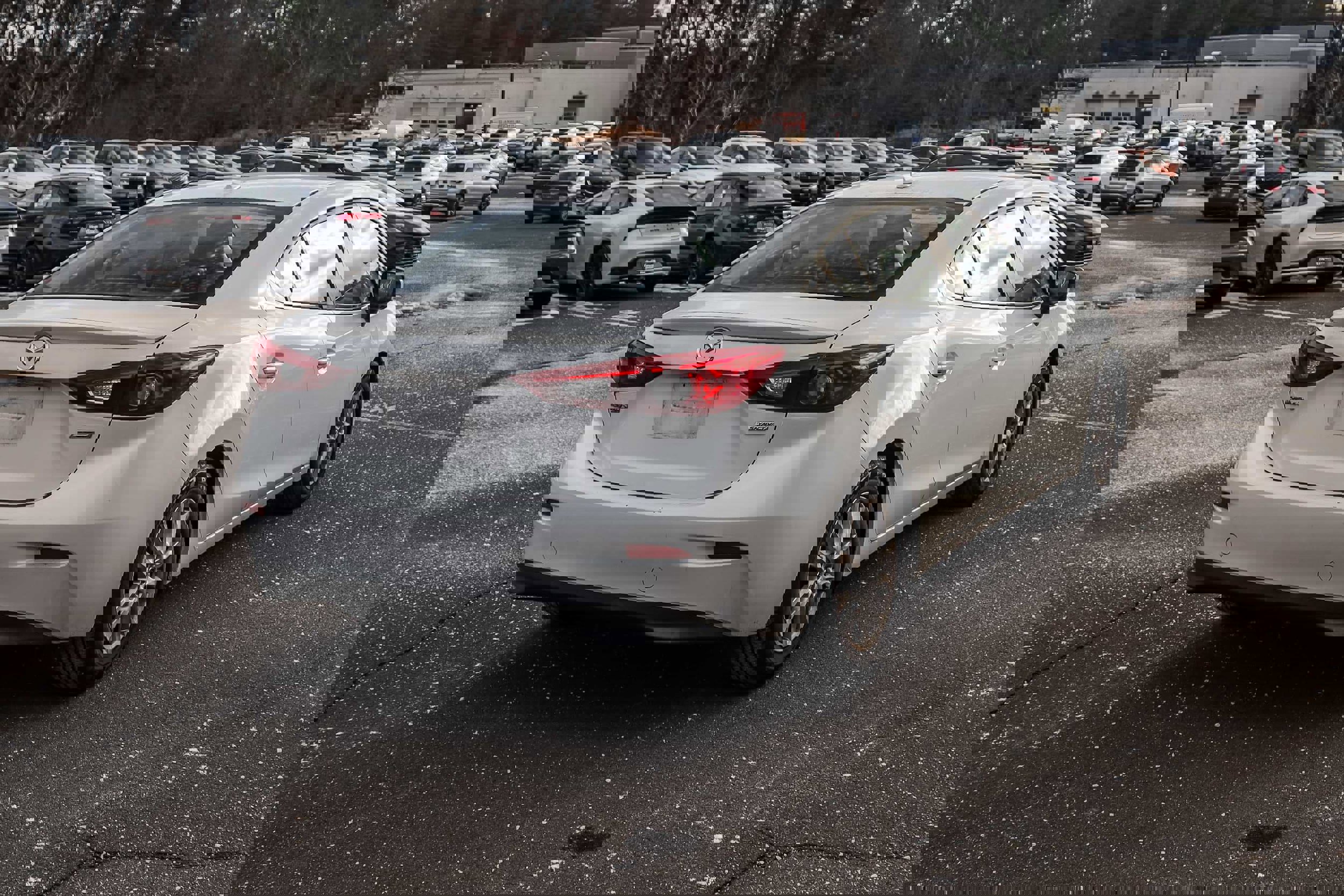 Used 2015 MAZDA MAZDA3 i Touring w/ Technology Package image 4