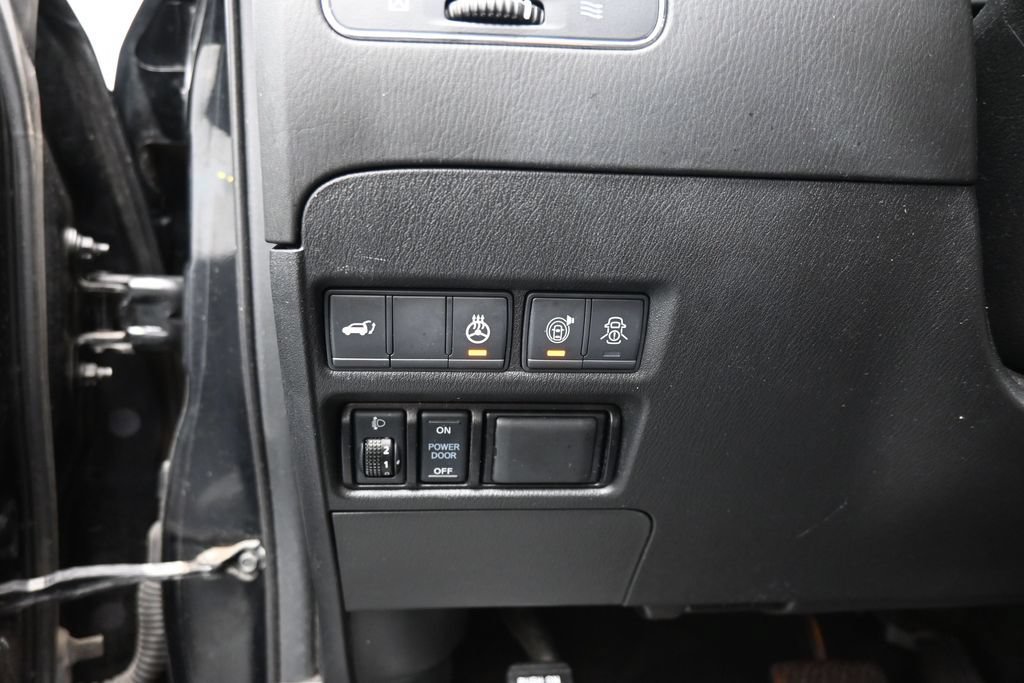 Used 2019 Nissan Armada Platinum w/ Captain's Chairs Package AWD/4WD image 19