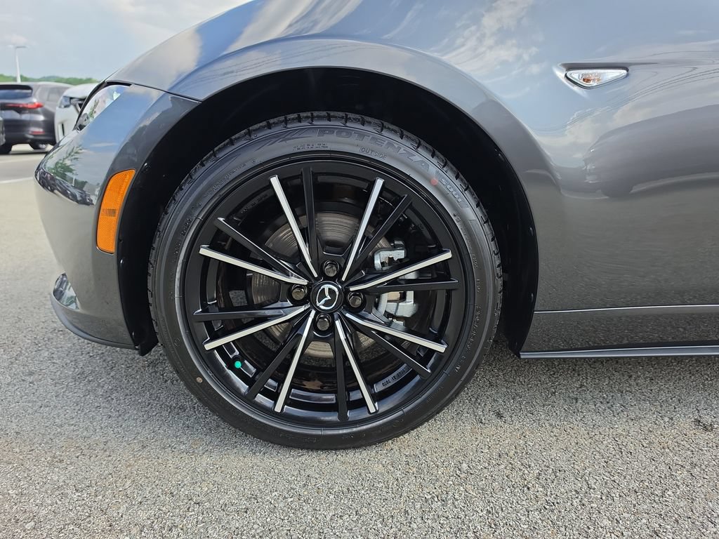 New 2026 MAZDA MX-5 Miata RF Grand Touring w/ Weather Package RWD image 17
