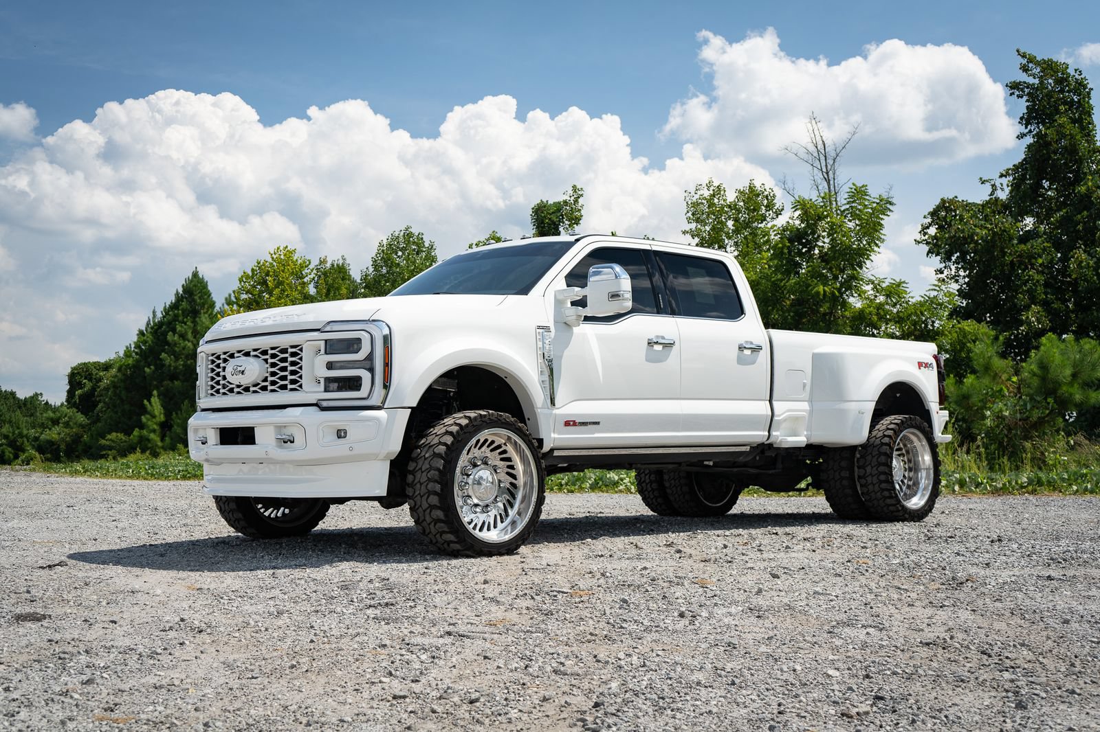 Used 2024 Ford F450 Platinum w/ FX4 Off-Road Package AWD/4WD image 10