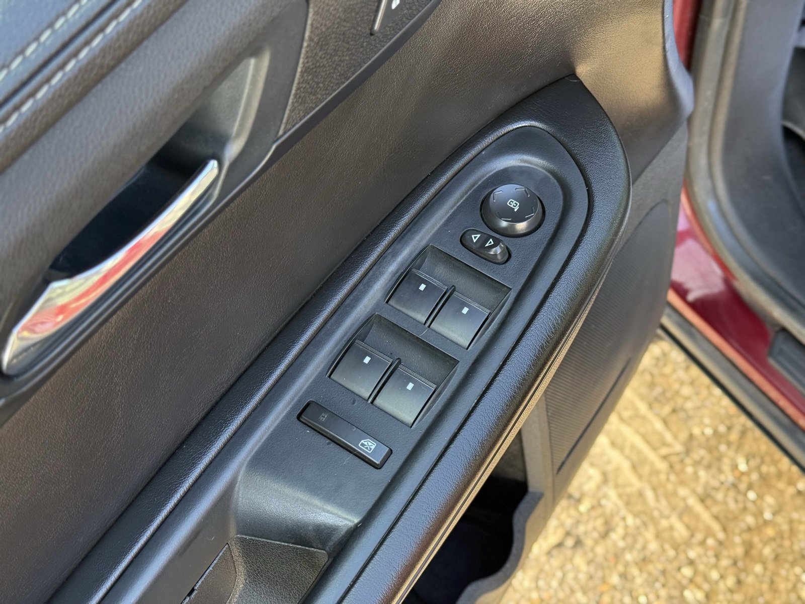 Used 2016 GMC Acadia SLE image 10