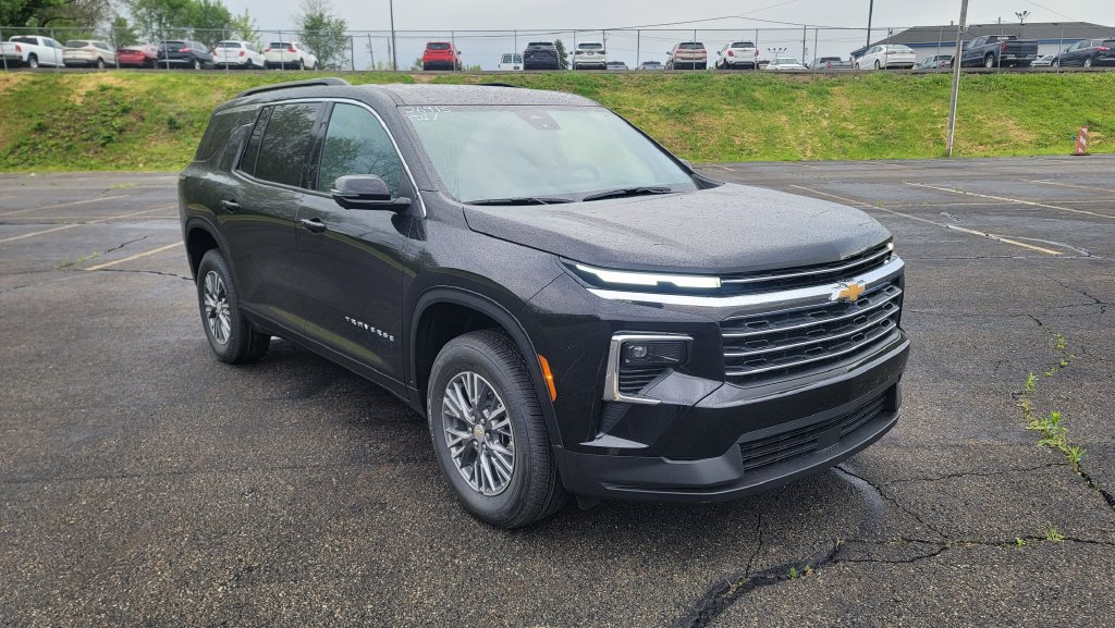 New 2026 Chevrolet Traverse LT w/ Driver Confidence Package FWD image 16