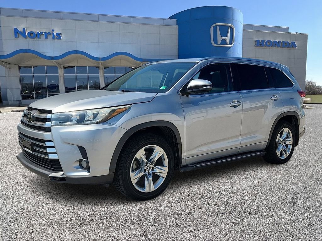 Used 2017 Toyota Highlander Limited AWD/4WD image 2