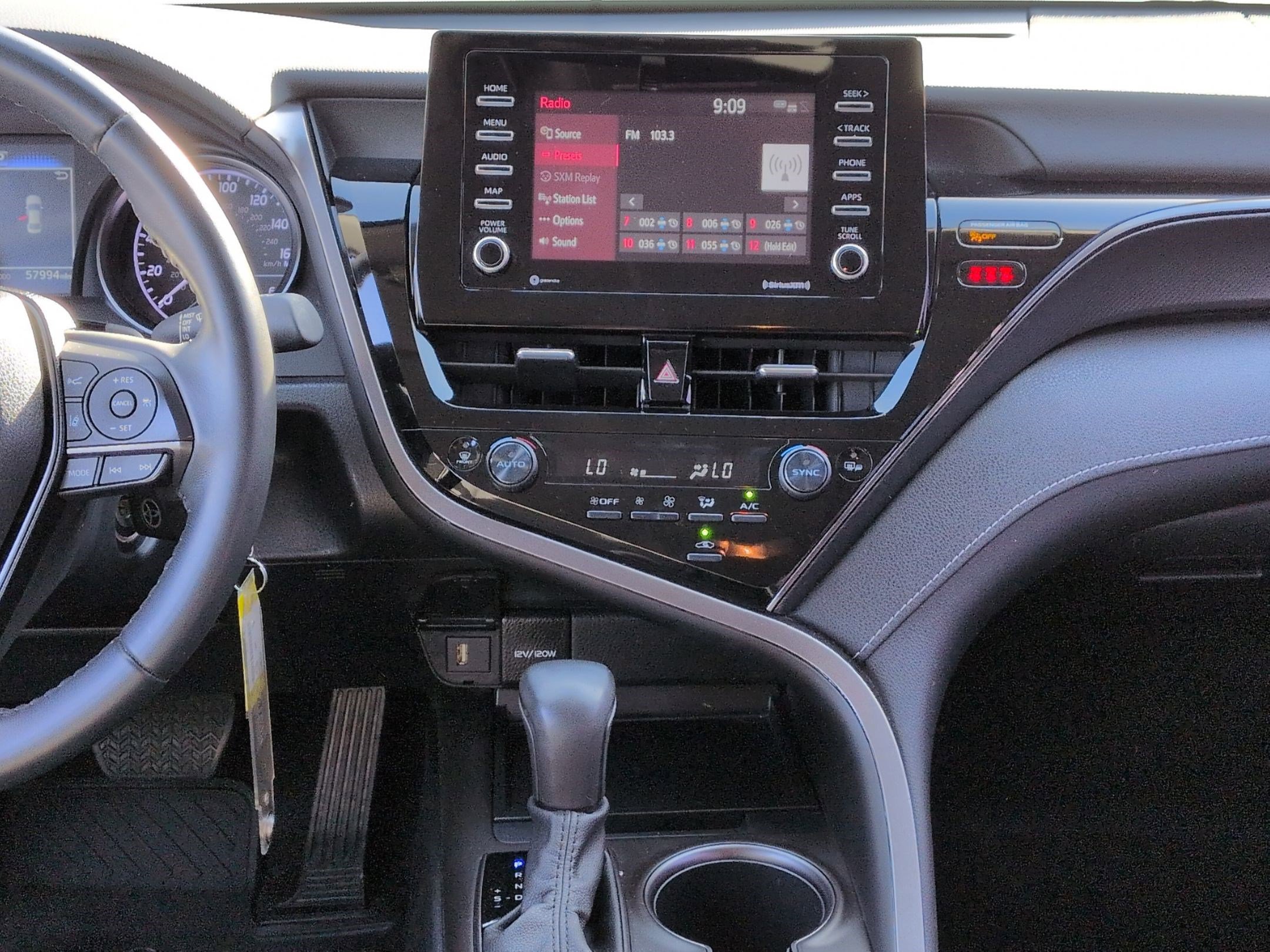 Used 2023 Toyota Camry SE image 28