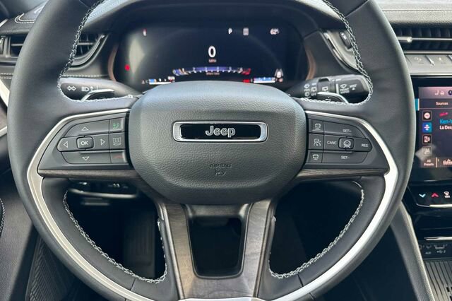 New 2026 Jeep Grand Cherokee Altitude image 21